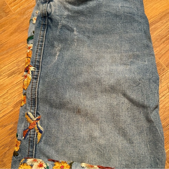 RARE Free People embroidered jeans - Picture 5 of 6